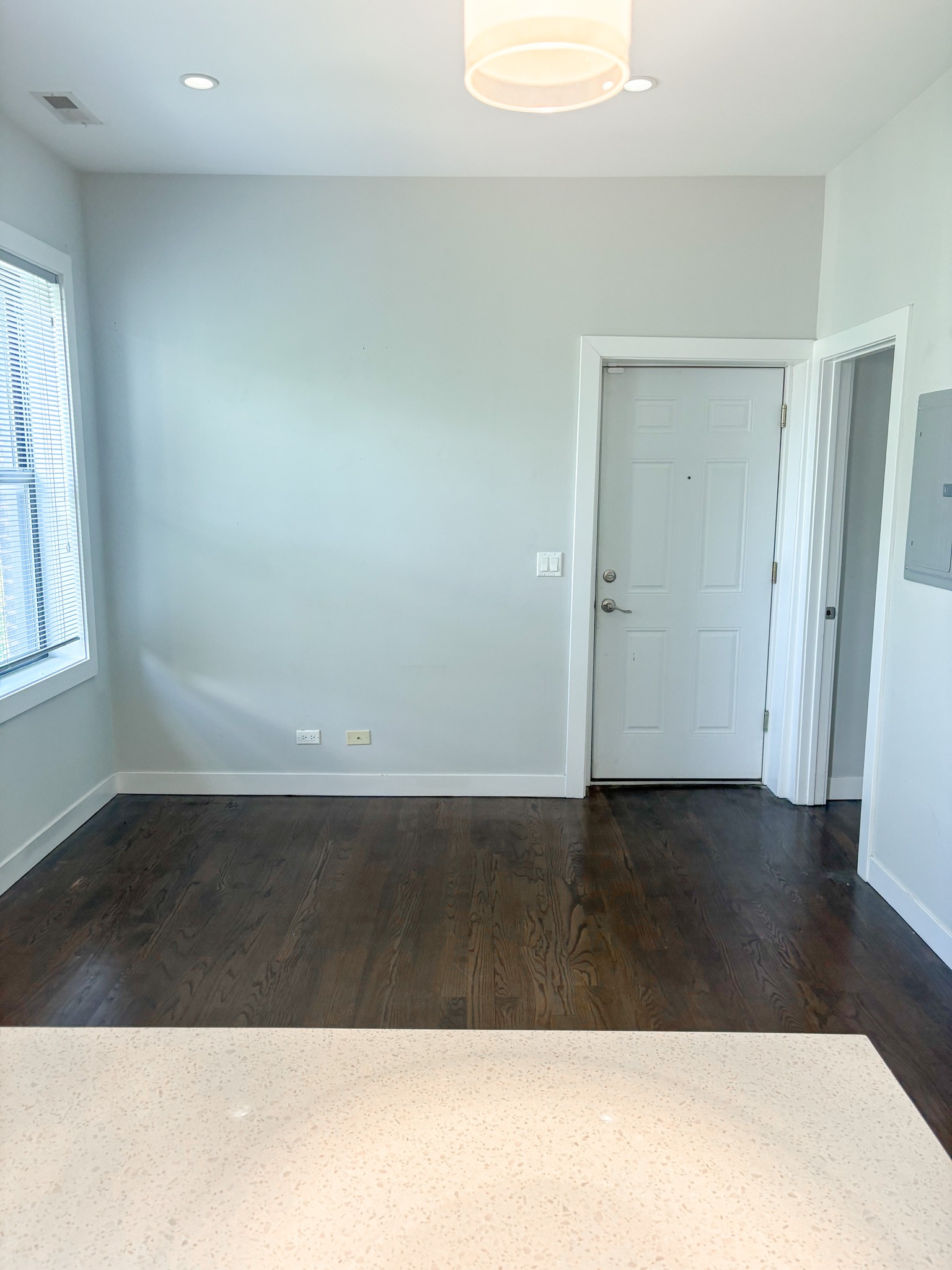 2048 N. Damen Ave. 2048 N. Damen Ave., Chicago, IL 60647 Bucktown - Leasing by Cross Street